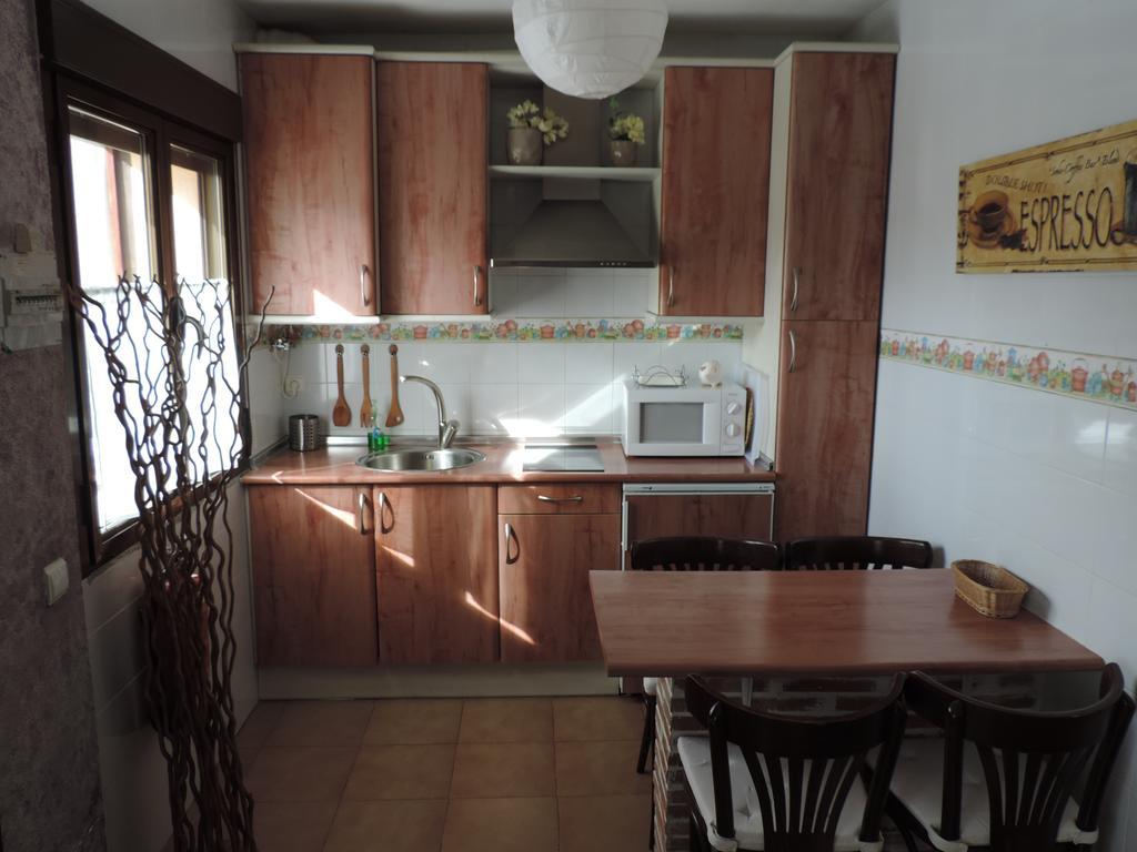 Гостевой дом Las Casitas De La Poza Гаргантилья-дель-Лосоя Экстерьер фото